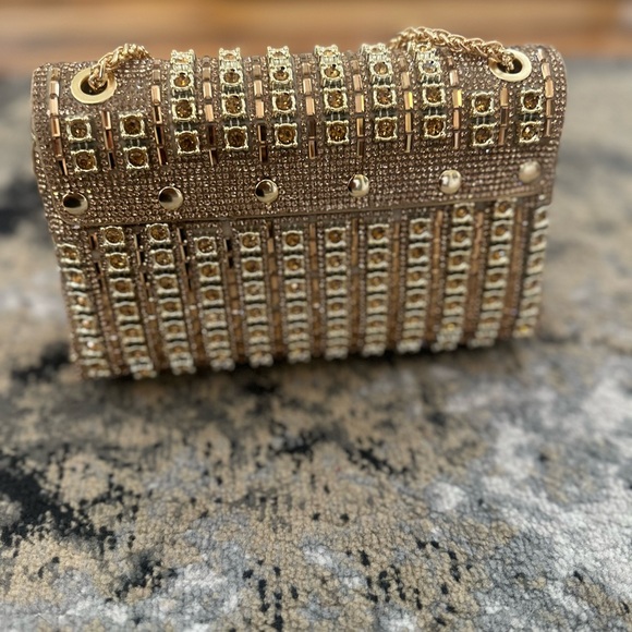 Elegant Gold rhinestone purse - Picture 3 of 6